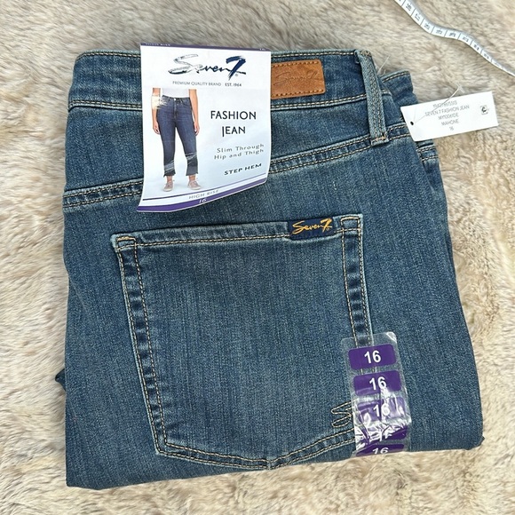 Seven7 | High Rise Cropped Fray Hem Denim | Size 16 NWT - Picture 2 of 15